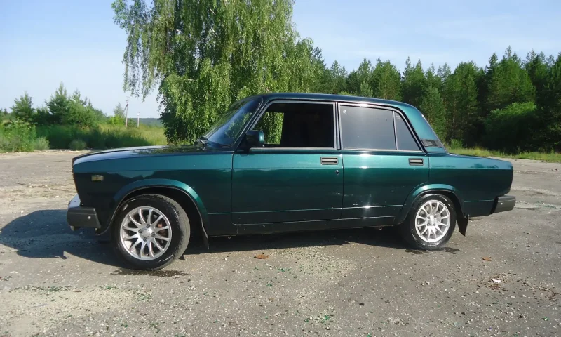 ВАЗ 2107 зелёный металлик