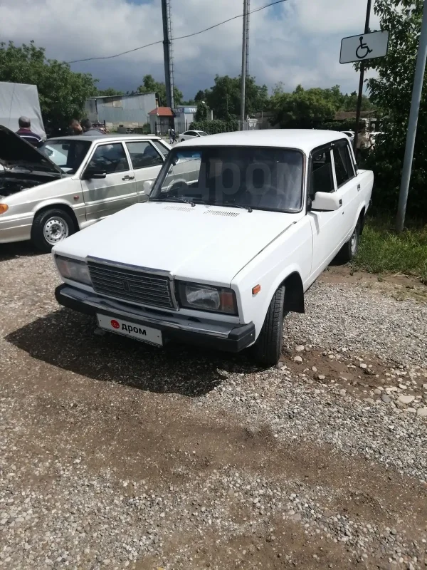 Лада 2107 спереди