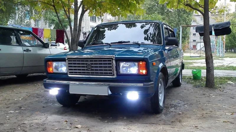 ВАЗ 2107 белый галоген