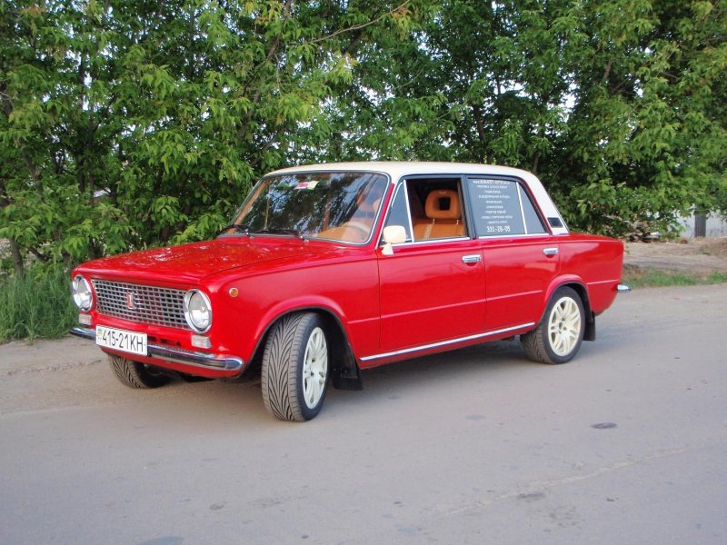ВАЗ 2101 красная копейка