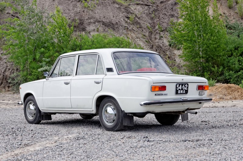 ВАЗ 21011 белая