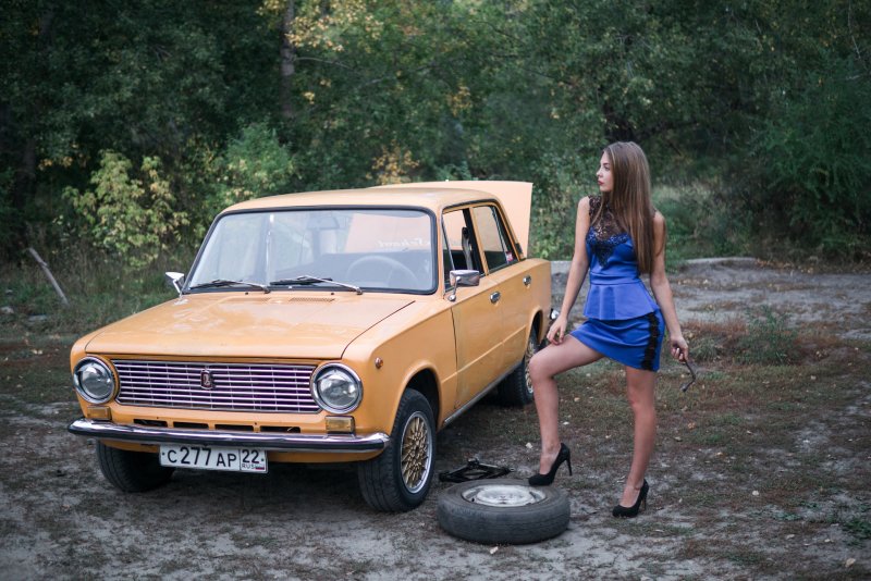 Девушки Lada 2101