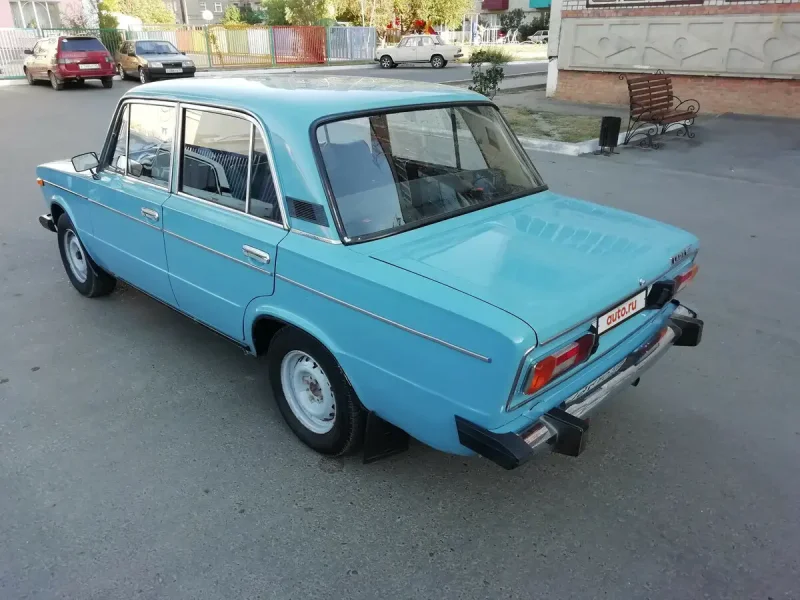 ВАЗ 2106 голубая