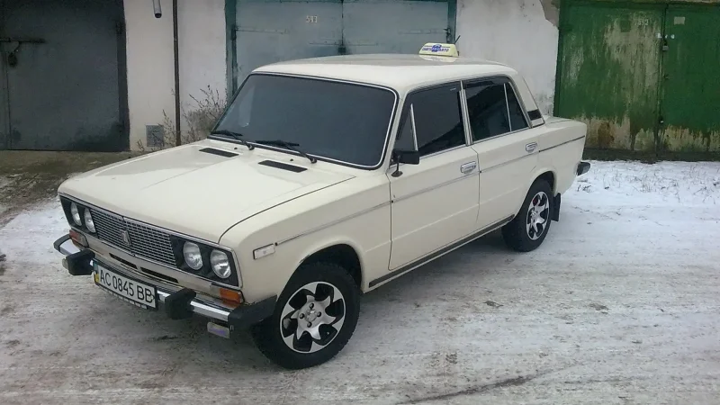 ВАЗ 2106 белая тонированная на литье