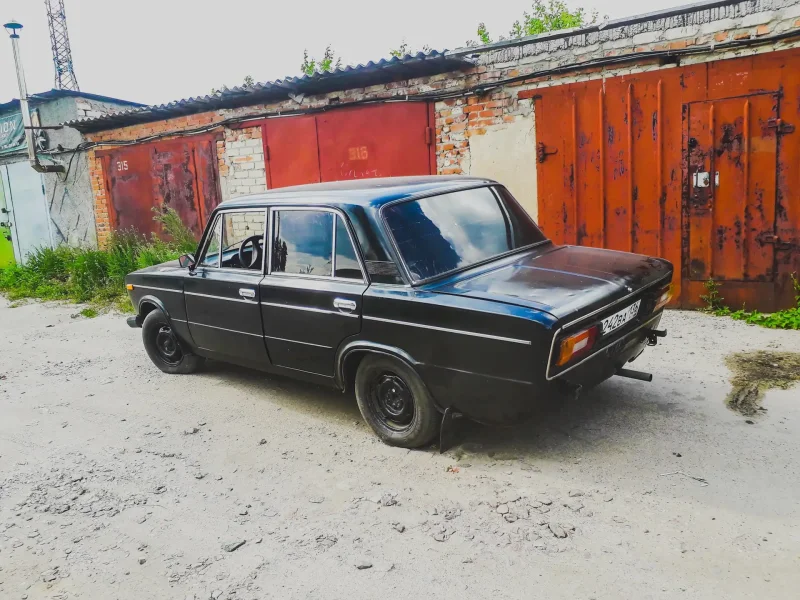 ВАЗ 2106 чёрная тонированная