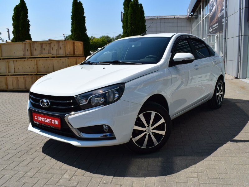 Lada Vesta 2017 белая