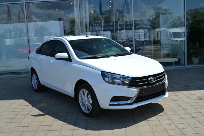 Lada Vesta белая