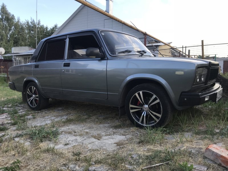 ВАЗ 2107 на арбузах r15