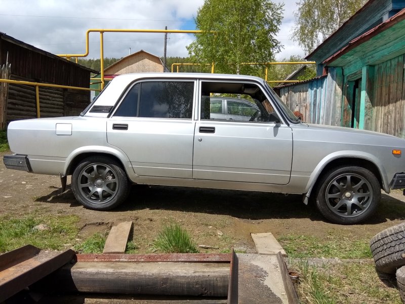 ВАЗ 2107 r15