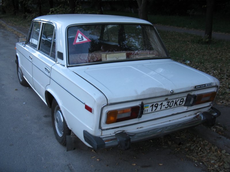Lada 2106 сзади