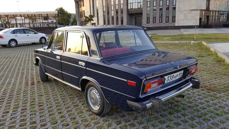 ВАЗ 2106 сзади