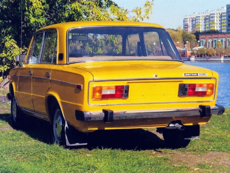 ВАЗ 2105 сзади