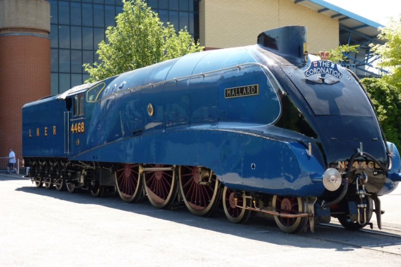 Паровоз LNER class a4 4468 Mallard