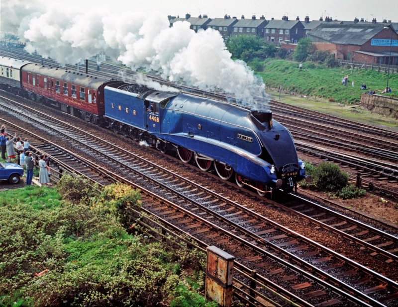 Паровоз LNER class a4 4468 Mallard