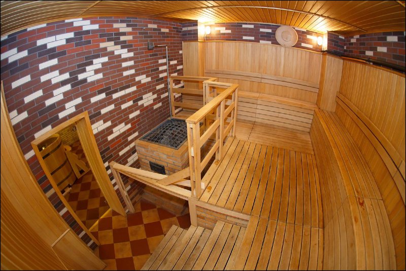 Баня с паровозом на дровах