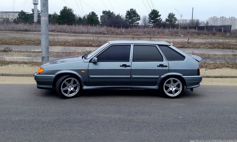 ВАЗ 2114 r15 и r14