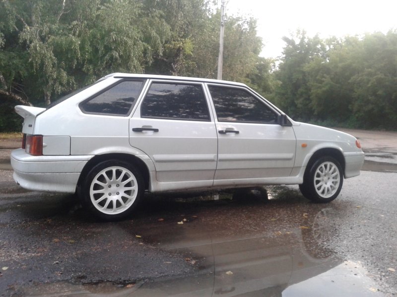 ВАЗ 2114 r15 и r14
