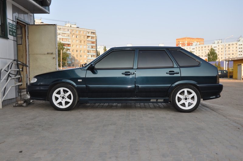 ВАЗ 2114 черная r15