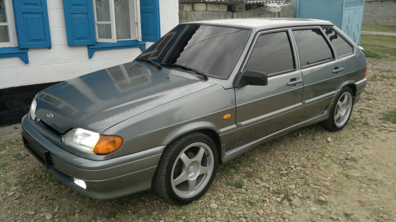ВАЗ 2114 черная r16