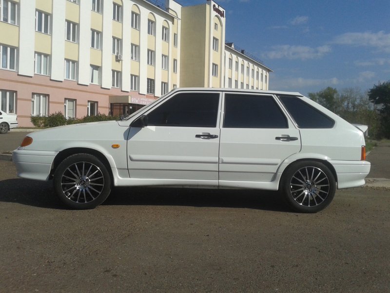 ВАЗ 2114 r15