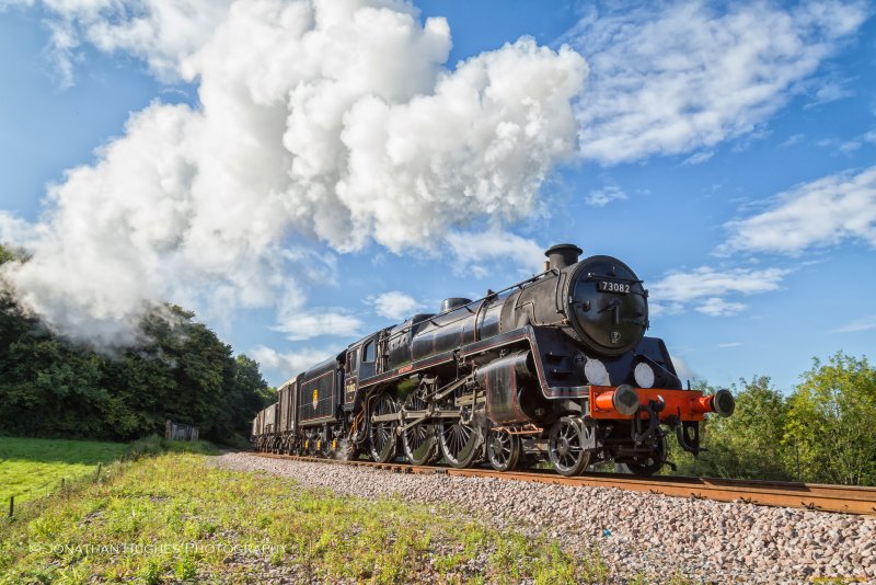 Паровоз вдалеке