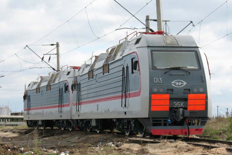 Электровоз 2эс5 Скиф кабина