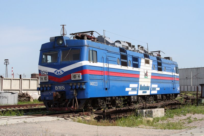 Локомотив вл65