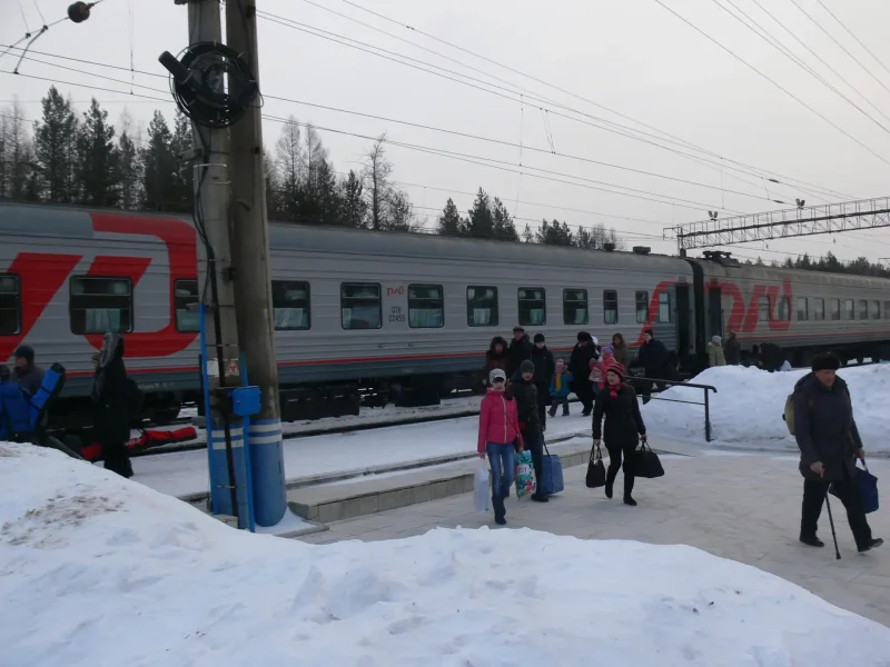 Иркутск северобайкальск поезд. Поезд Иркутск Северобайкальск. Улан-Удэ пригородные электрички. Поезд Улан-Удэ Северобайкальск. ВСЖД Иркутск Улан-Удэ.