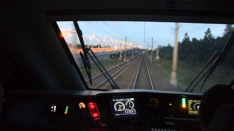 Сапсан 200км в кабине