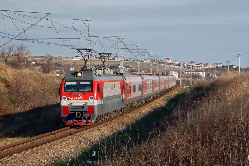 Поезд электровоз эп1м