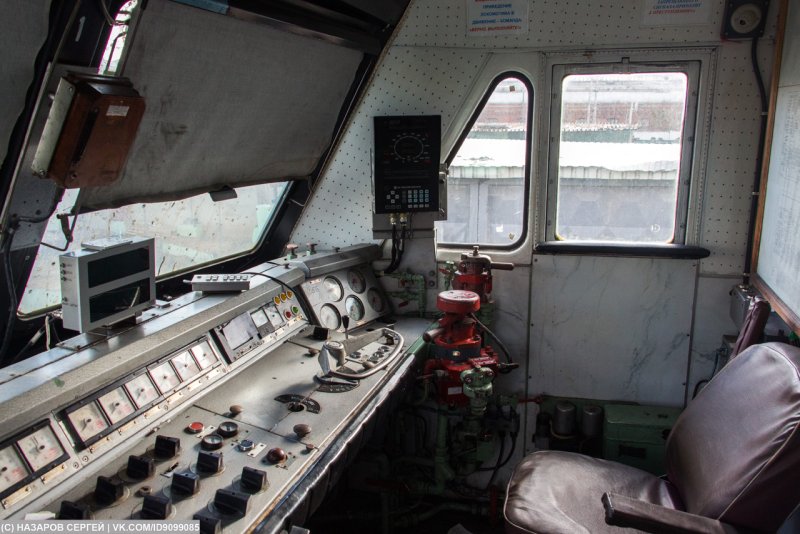 Электровоз чс4т кабина