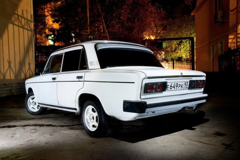 VAZ 2106 белый