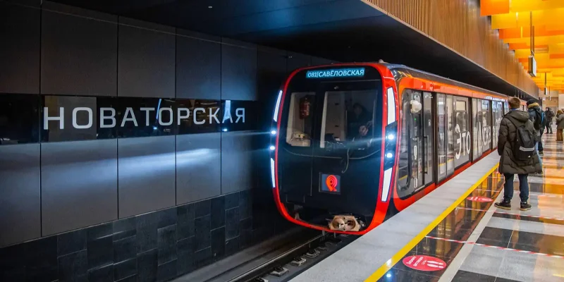 Поезд метро москва 2020 в белой окраске