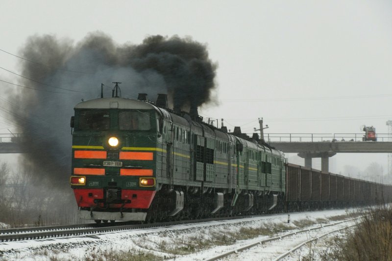 Тепловоз магистральный грузовой 2тэ10м