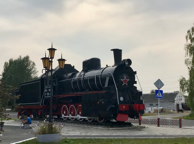 Памятник паровозу Омск