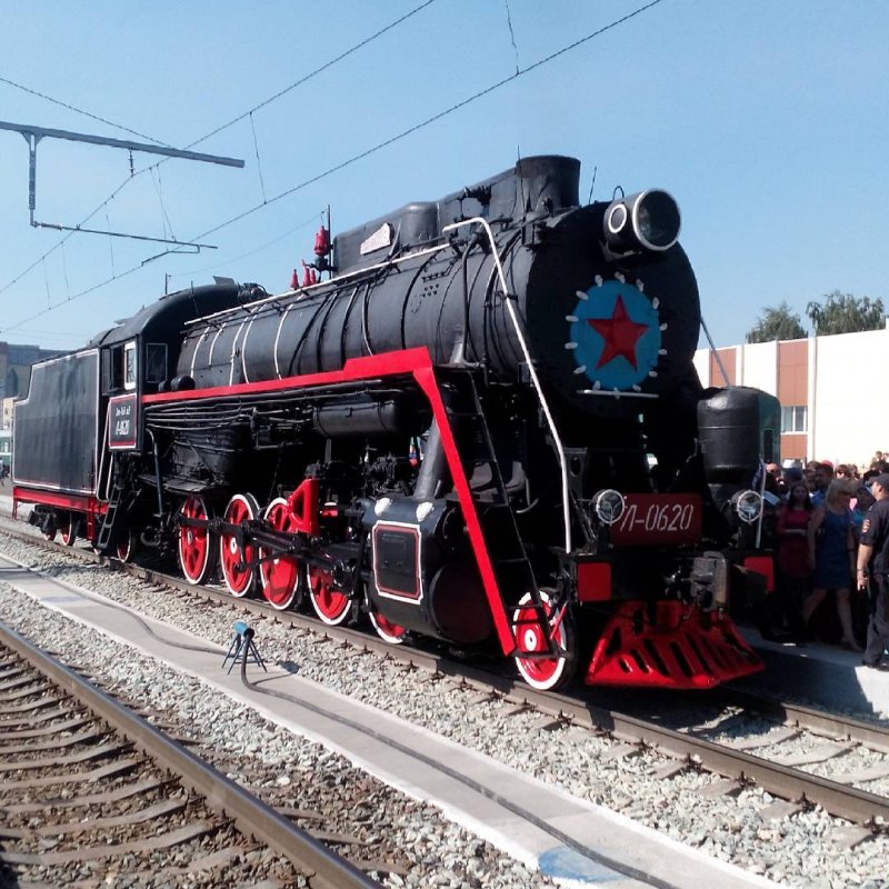 Памятник паровозу Черепановых