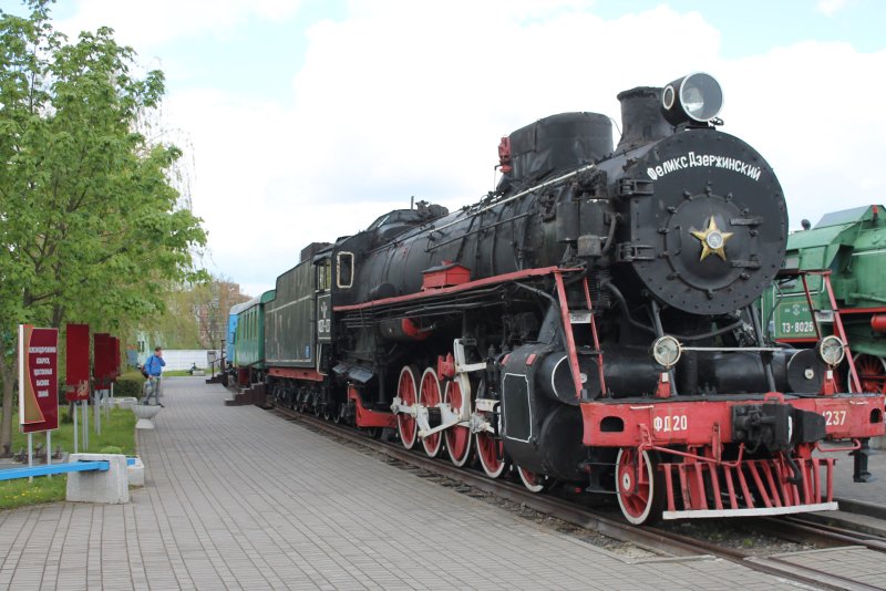 Мангалы кованые паровоз
