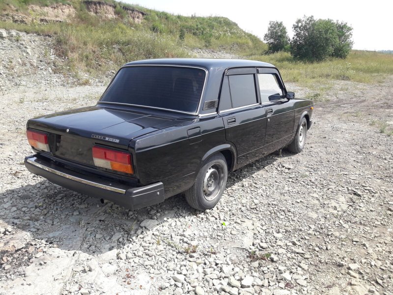 Лада 2107 черная