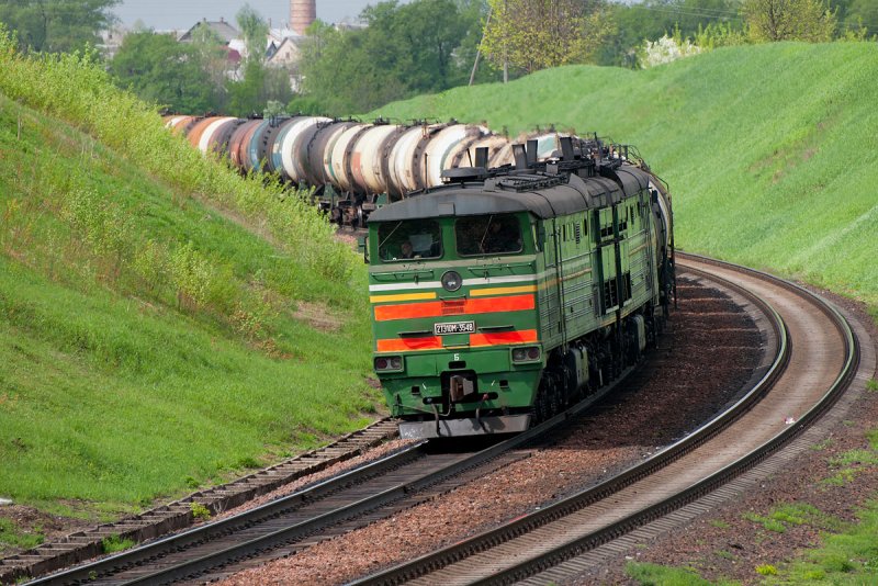 Тепловоз 2тэ10м товарный