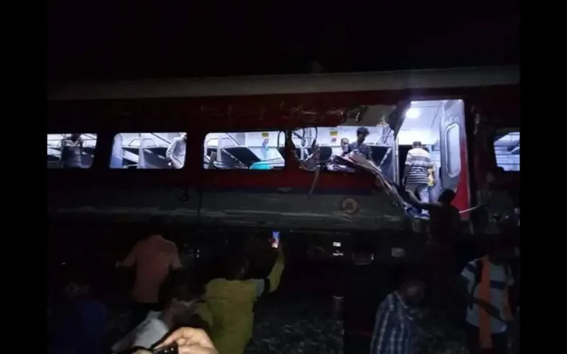 Пассажирский поезд эп1