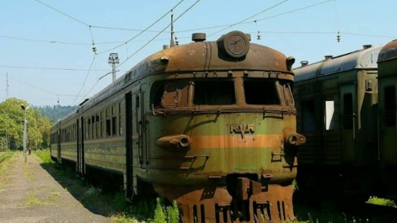 Заброшенный поезд Абхазии эр2-383