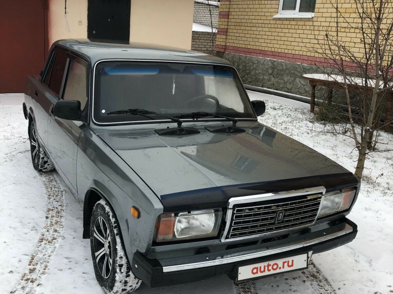 ВАЗ 2107 2011 года серый