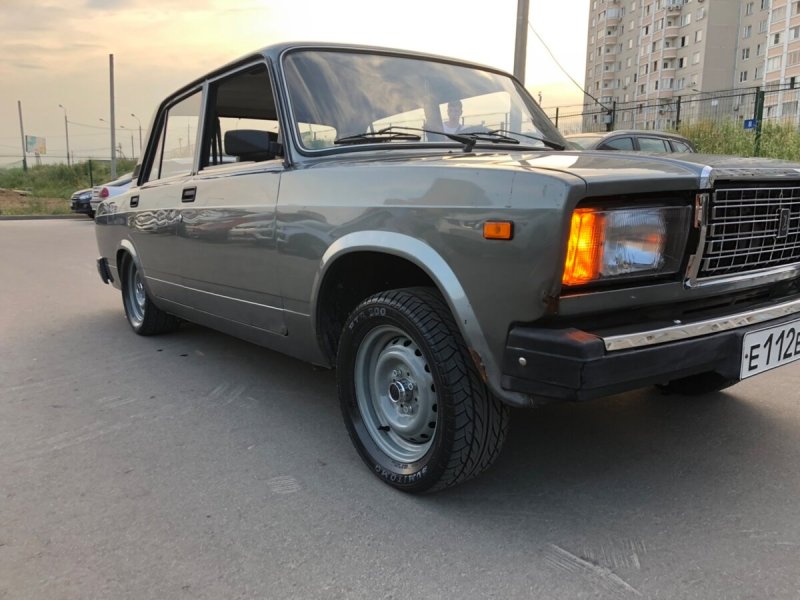 ВАЗ 2107 серебряная