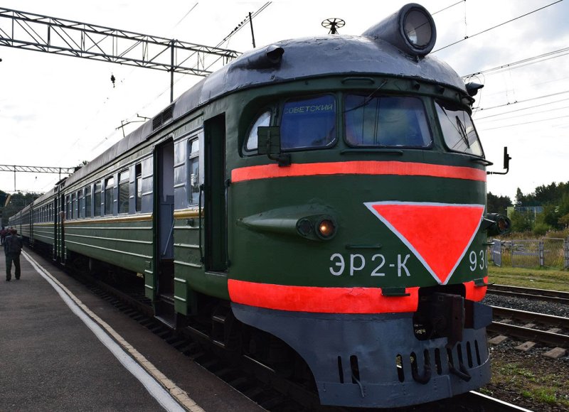 Эр2 электропоезд с плоской кабиной