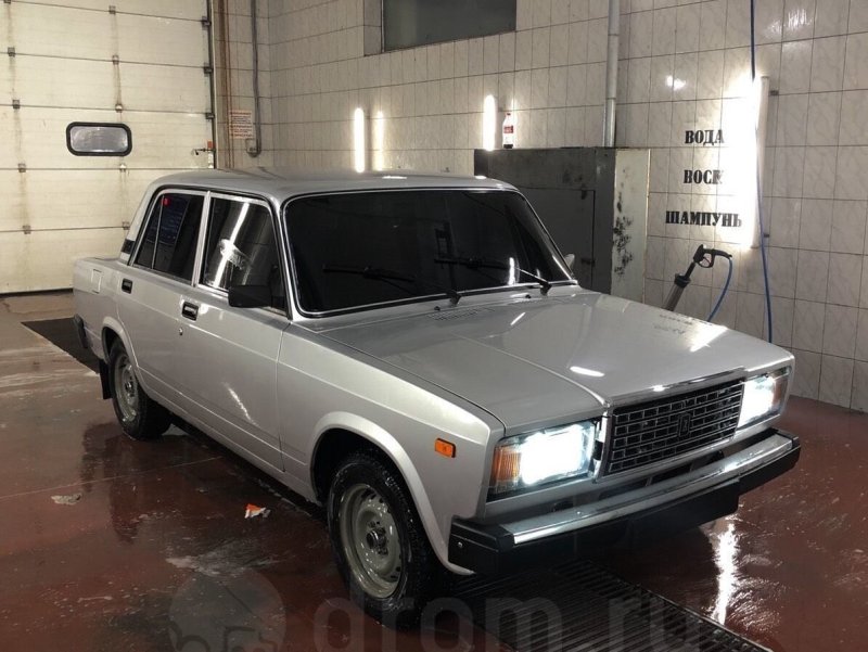 ВАЗ 2107 серебристая тонированная