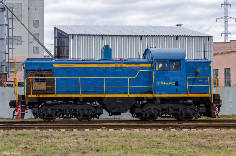 Маневровый Локомотив ТЭМ 18