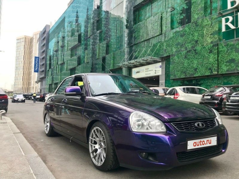 Лада Приора баклажановая седан