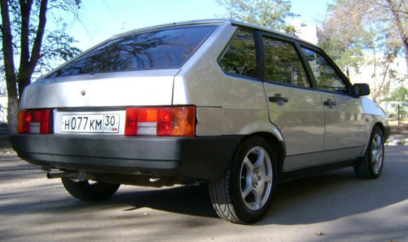Lada Спутник 2109