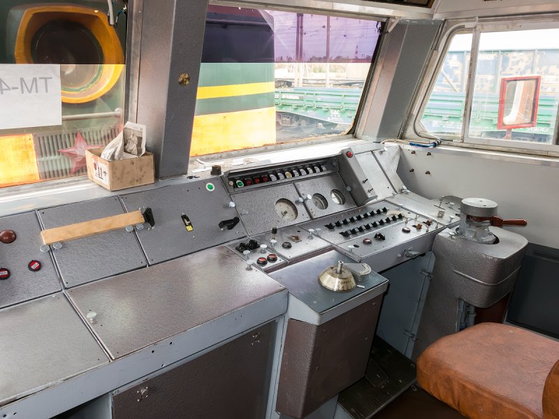 Салон вагона эт2м