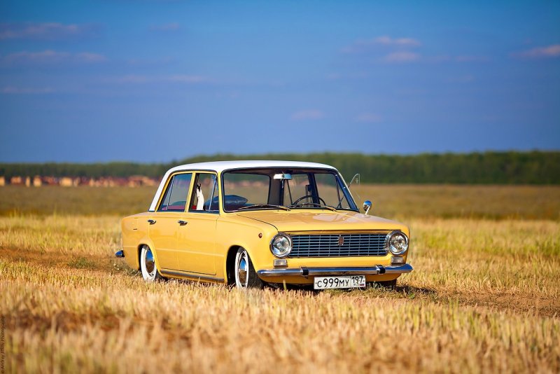 Красная Жигули ВАЗ-2101